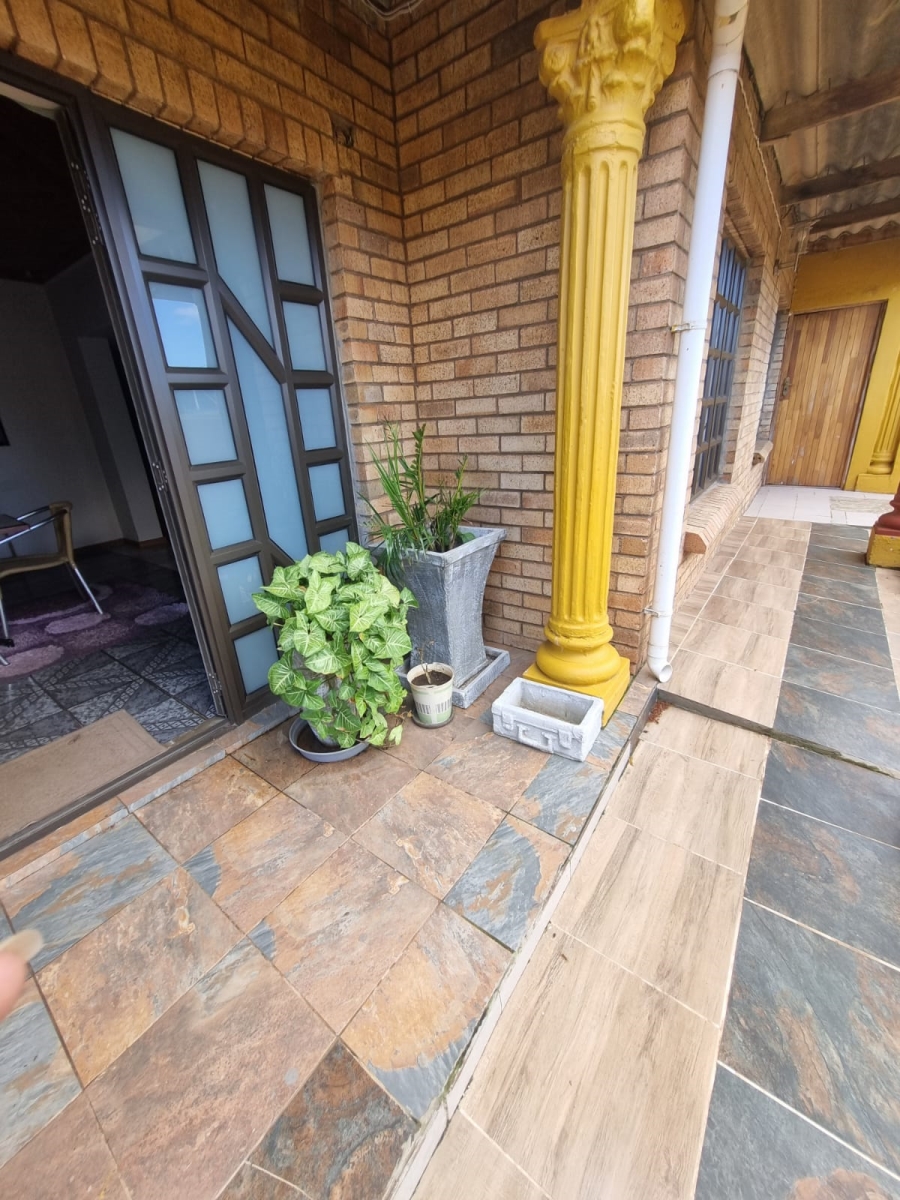 4 Bedroom Property for Sale in Kwa Nobuhle Eastern Cape